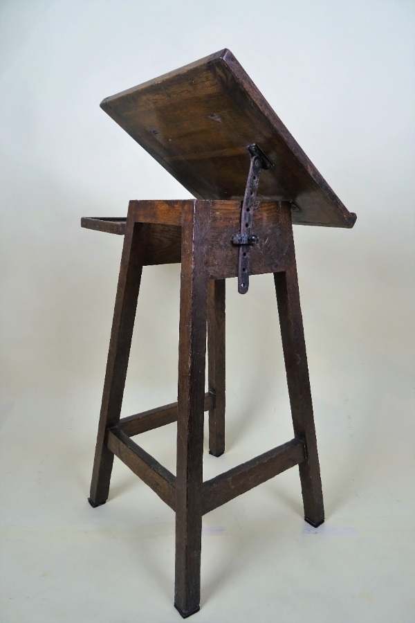 Artist Small Table (3).JPG