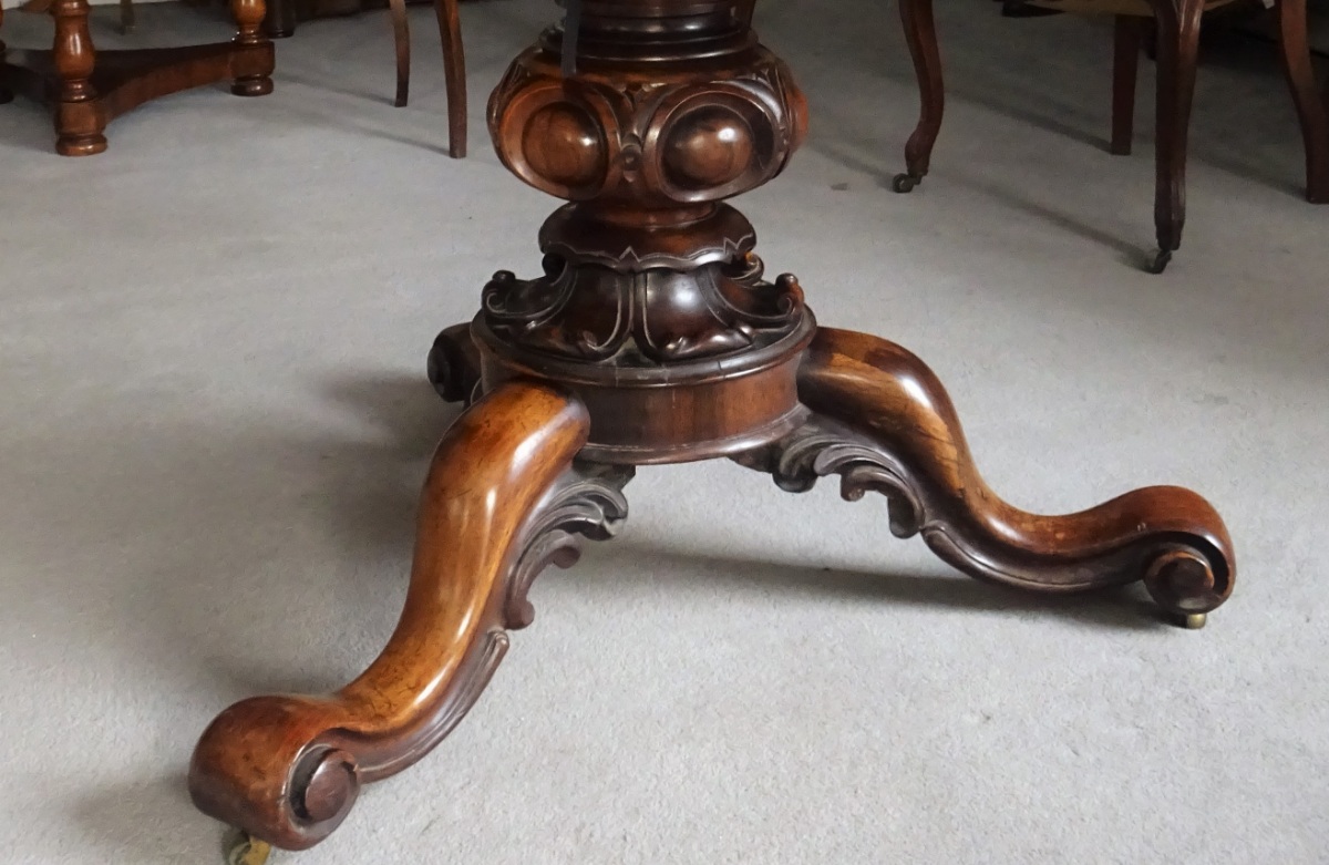 Irish Rosewood Breakfast Table by Robert Strahan Dublin