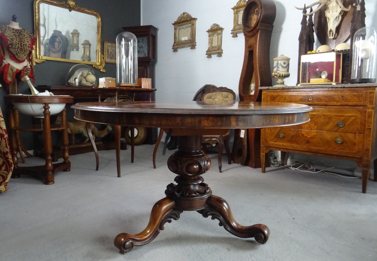Irish Rosewood Breakfast Table by Robert Strahan Dublin