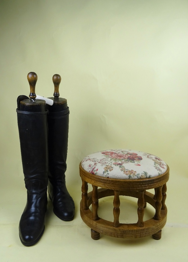 Round Upholstered Oak Foot Stool (6).JPG