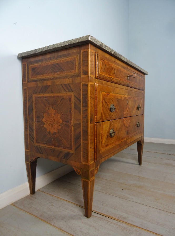 Italian Neoclassical Marquetery Chest Of Drawers