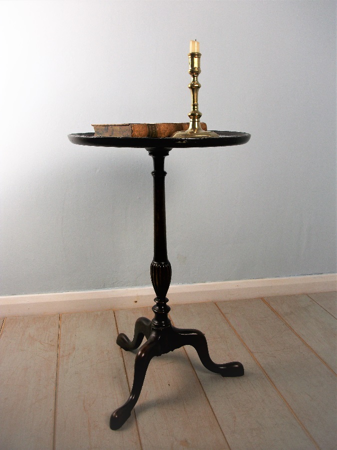 Small Mahogany Dish Top Tripod Wine Table